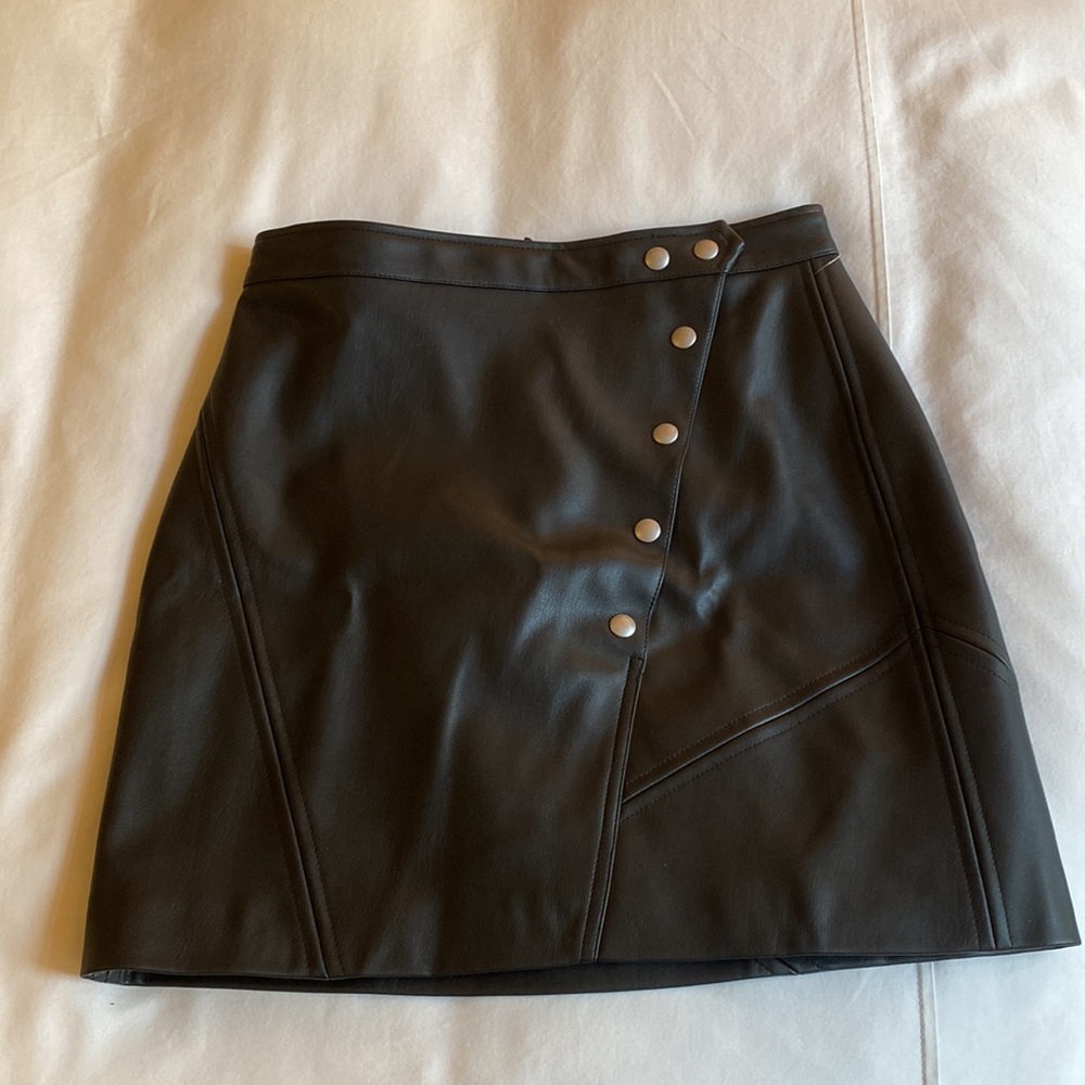 NWT BLANKNYC Black vegan leather mini skirt - Size 25